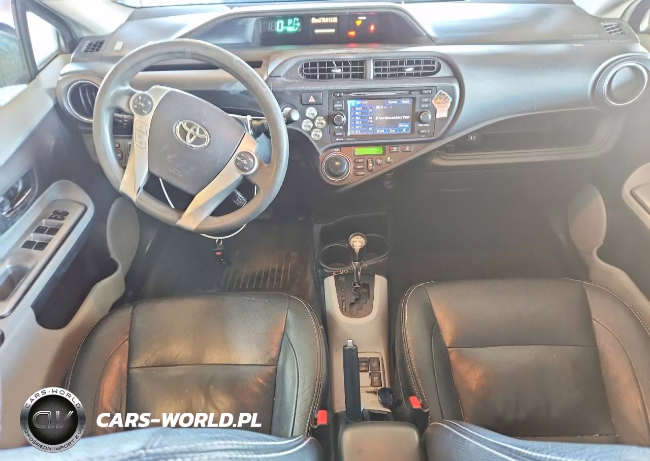 2012 Toyota Prius C Four VIN:JTDKDTB39C1031154 - 8