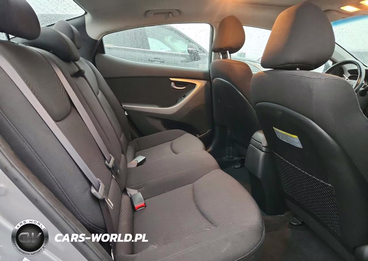 2016 Hyundai Elantra Value Edition VIN:KMHDH4AE5GU520995 - 10