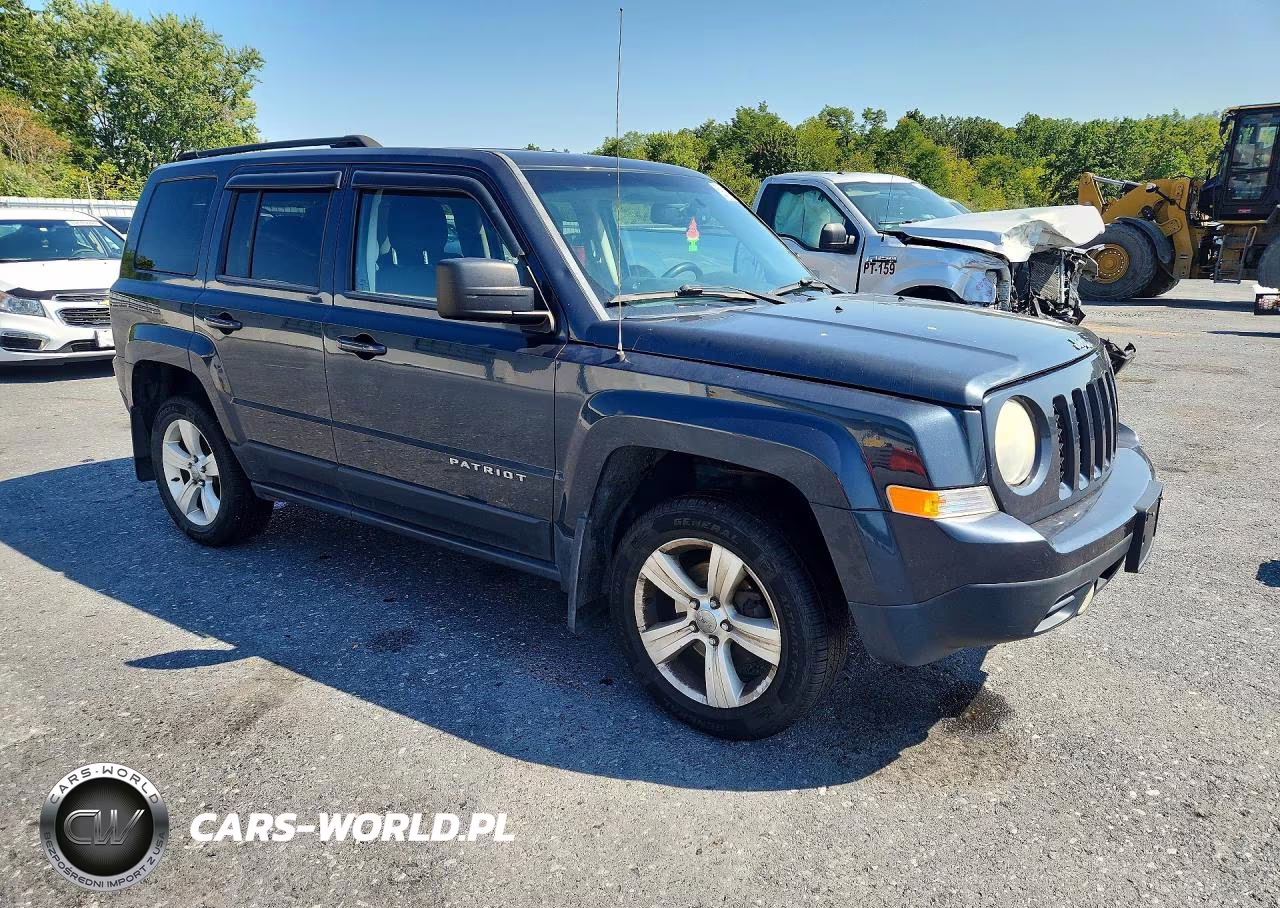 2014 Jeep Patriot Latitude VIN:1C4NJRFB4ED520556 - 4