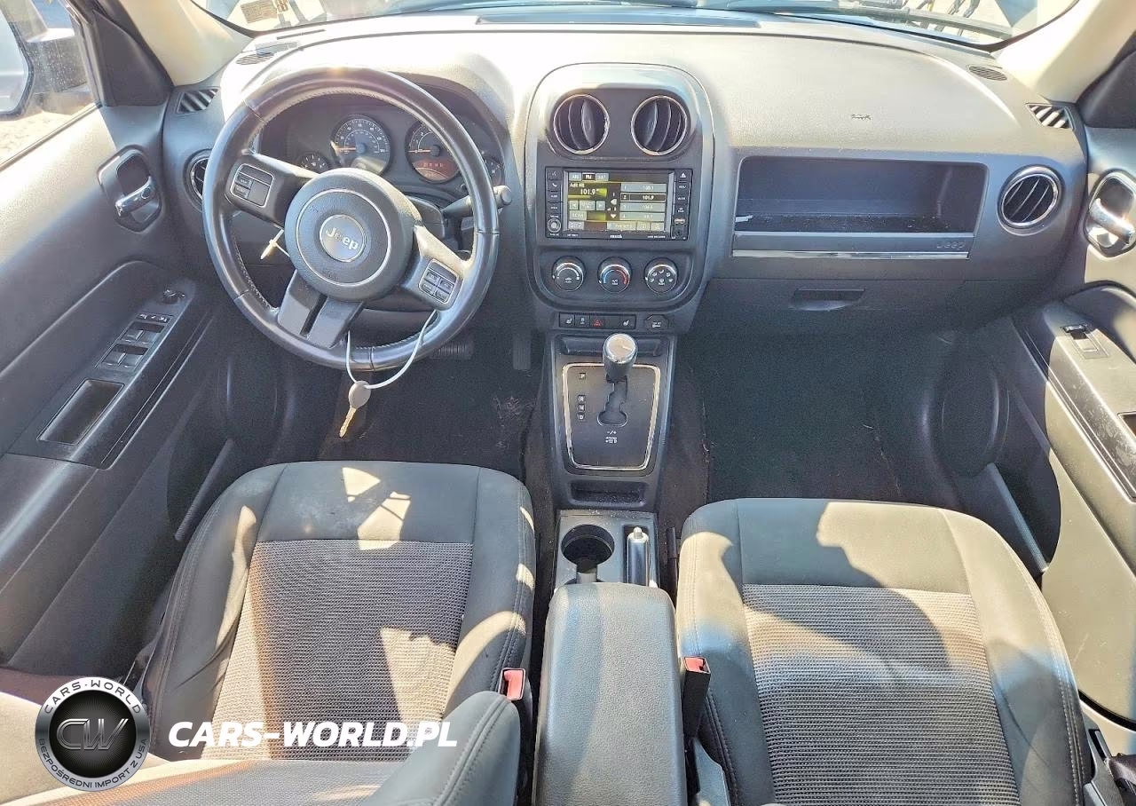 2014 Jeep Patriot Latitude VIN:1C4NJRFB4ED520556 - 8