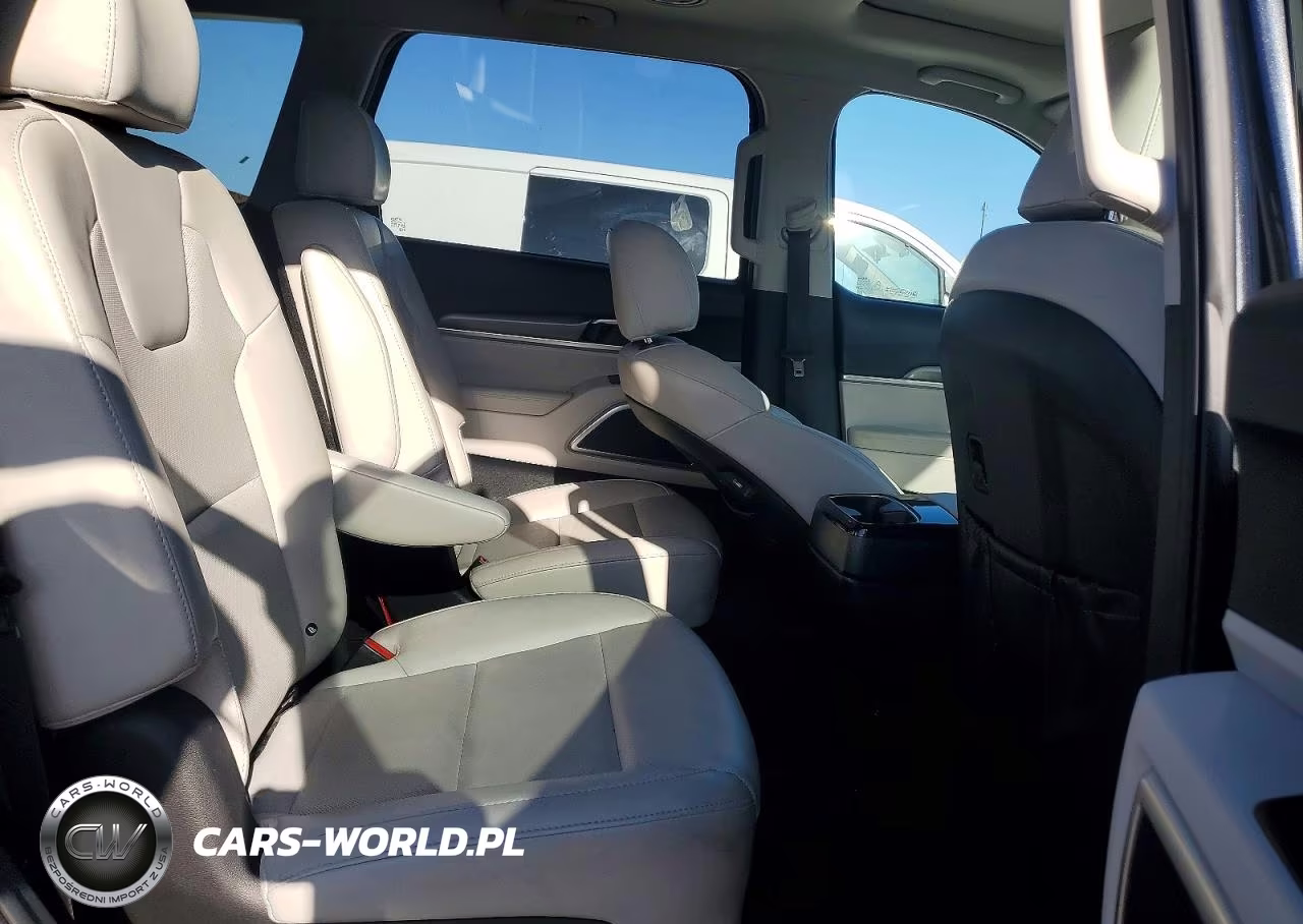 2020 Kia Telluride S VIN:5XYP64HC8LG026587 - 10