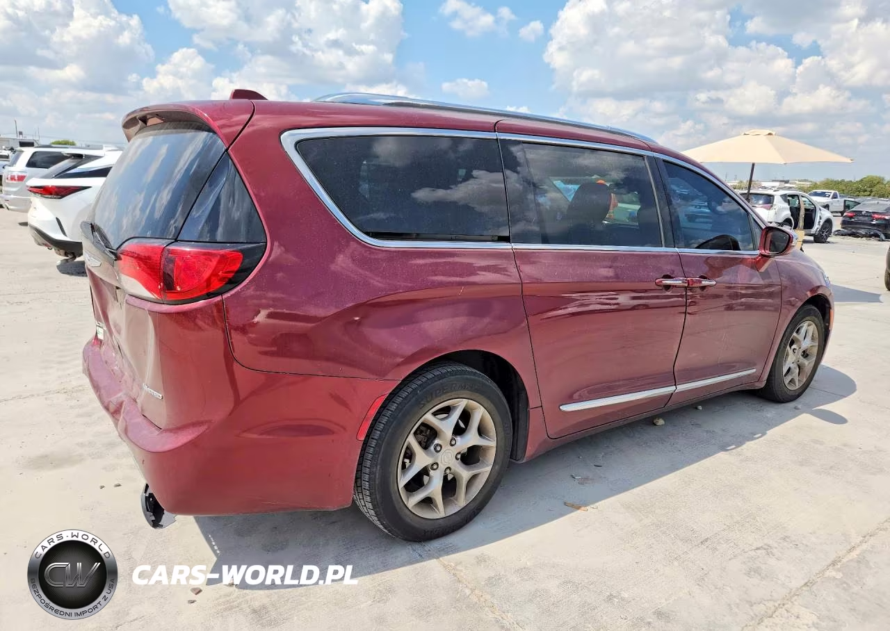 2017 Chrysler Pacifica Limited VIN:2C4RC1GG0HR559640 - 3