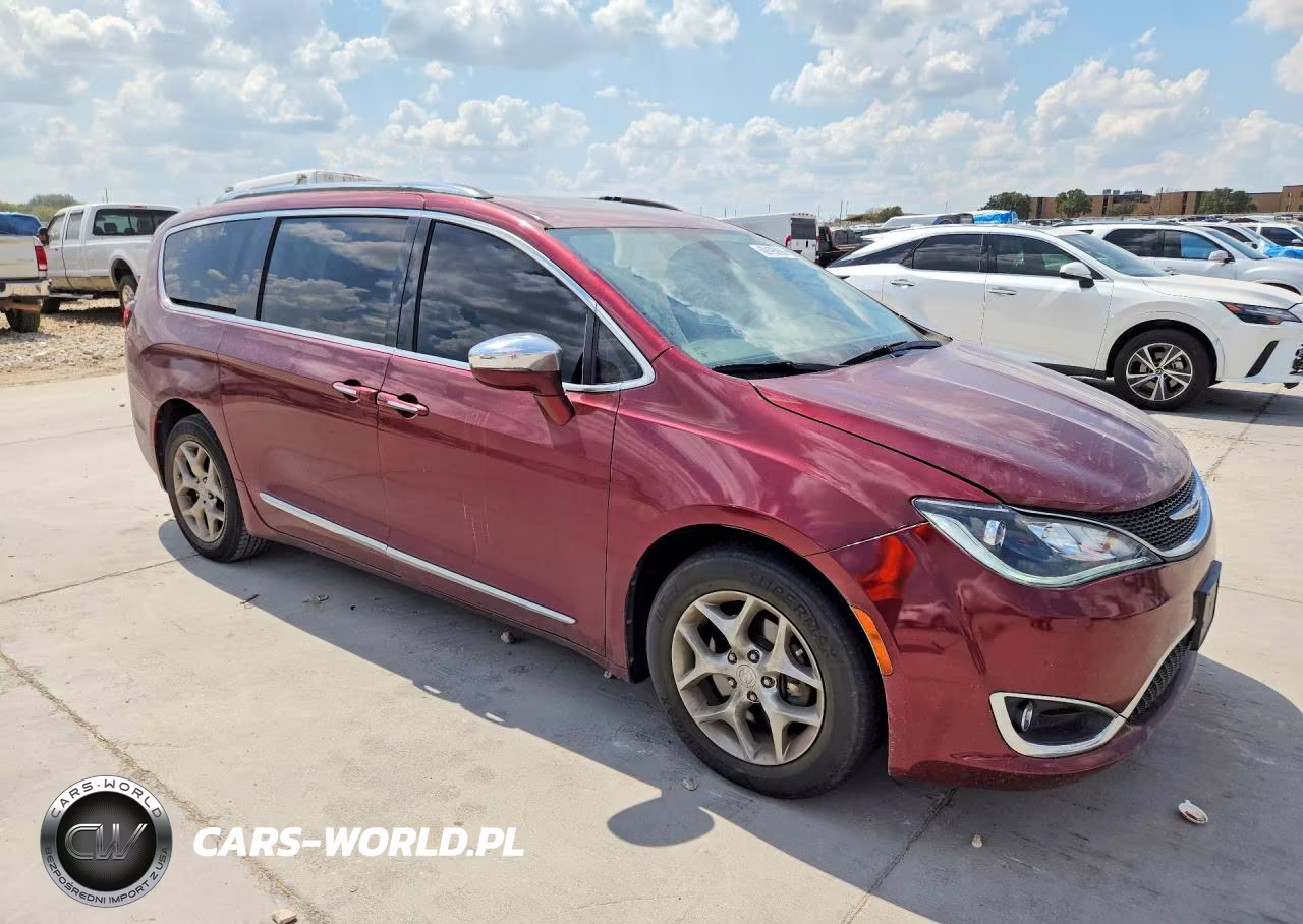 2017 Chrysler Pacifica Limited VIN:2C4RC1GG0HR559640 - 4