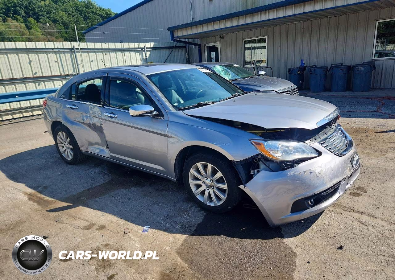 2013 Chrysler 200 Limited VIN:1C3CCBCG2DN610004 - 4
