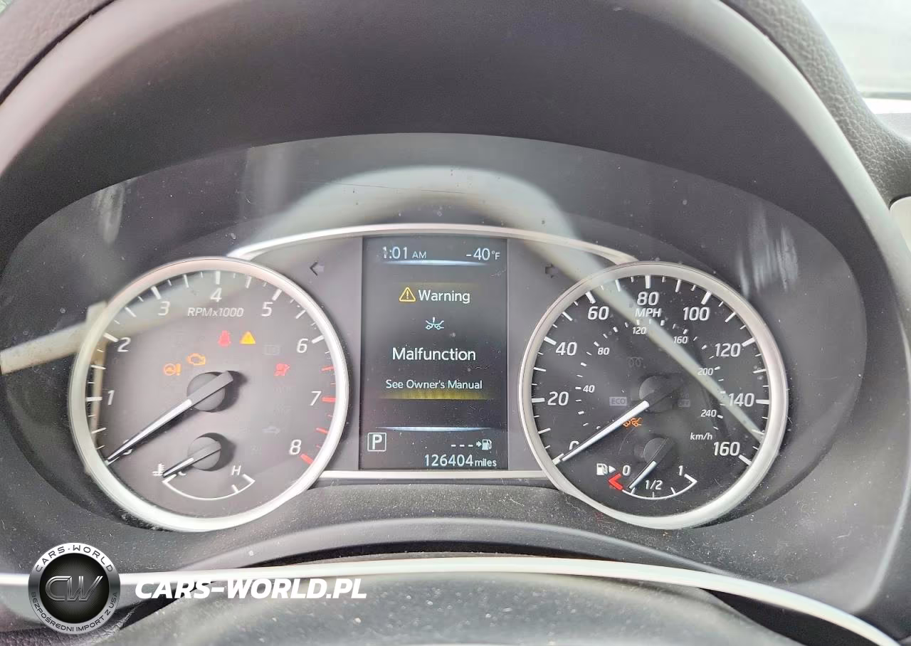 2018 Nissan Sentra S VIN:3N1AB7APXJY274318 - 9