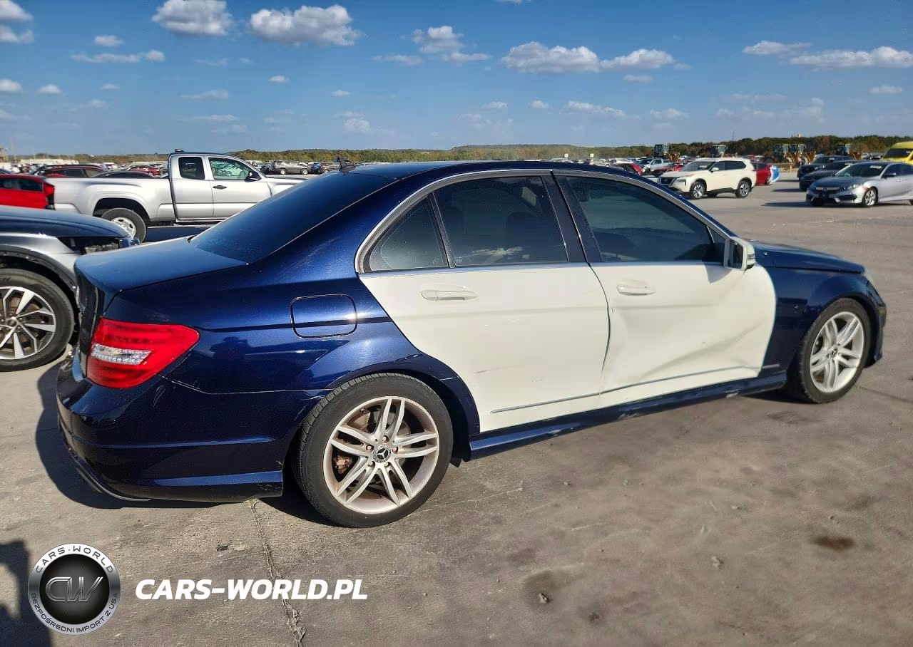 2013 Mercedes-Benz C 300 4Matic VIN:WDDGF8AB6DR242200 - 3