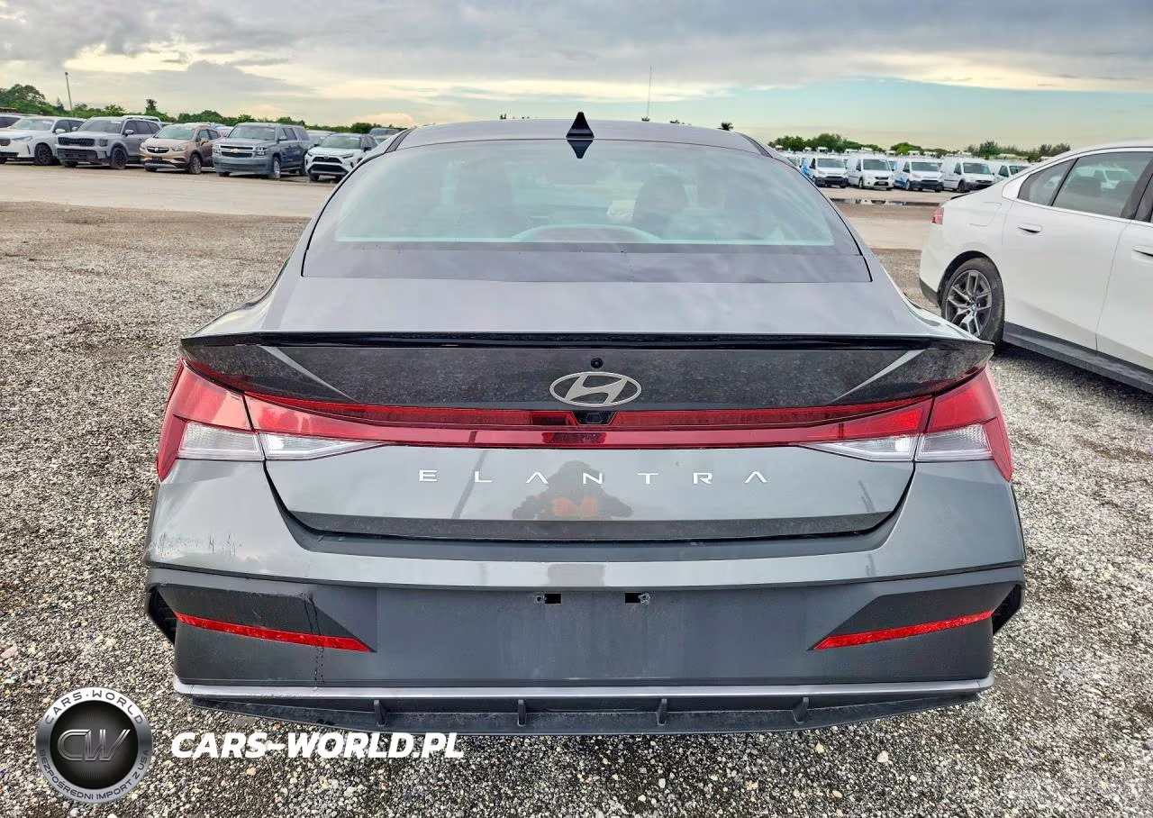 2026 Hyundai Elantra Sel Sport VIN:KMHLM4DG1TU103212 - 6