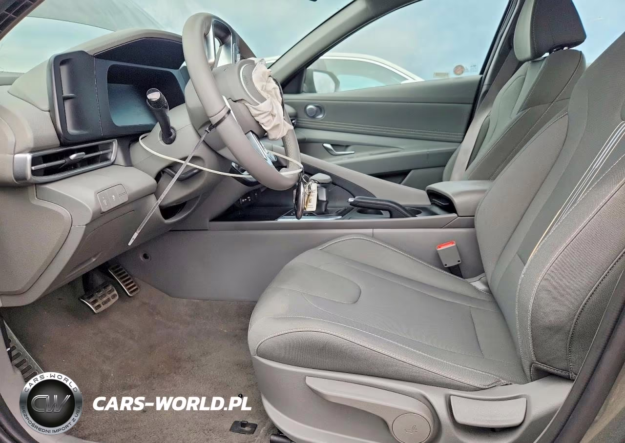 2026 Hyundai Elantra Sel Sport VIN:KMHLM4DG1TU103212 - 7