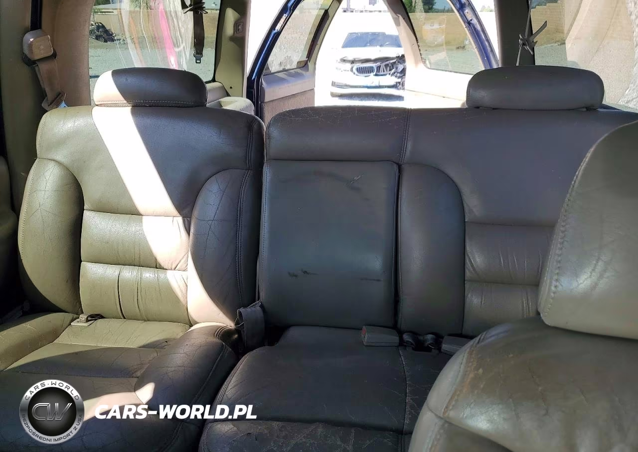 1997 GMC Suburban C1500 VIN:1GKEC16R4VJ744912 - 10