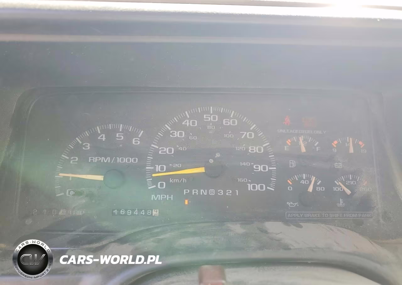 1997 GMC Suburban C1500 VIN:1GKEC16R4VJ744912 - 9