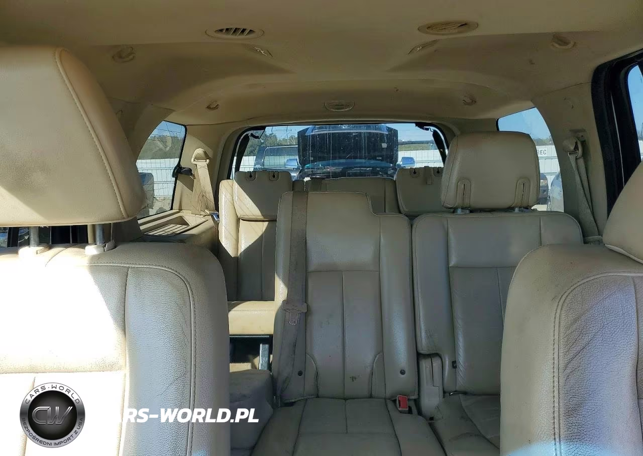 2010 Ford Expedition Xlt VIN:1FMJU1G58AEA15975 - 10