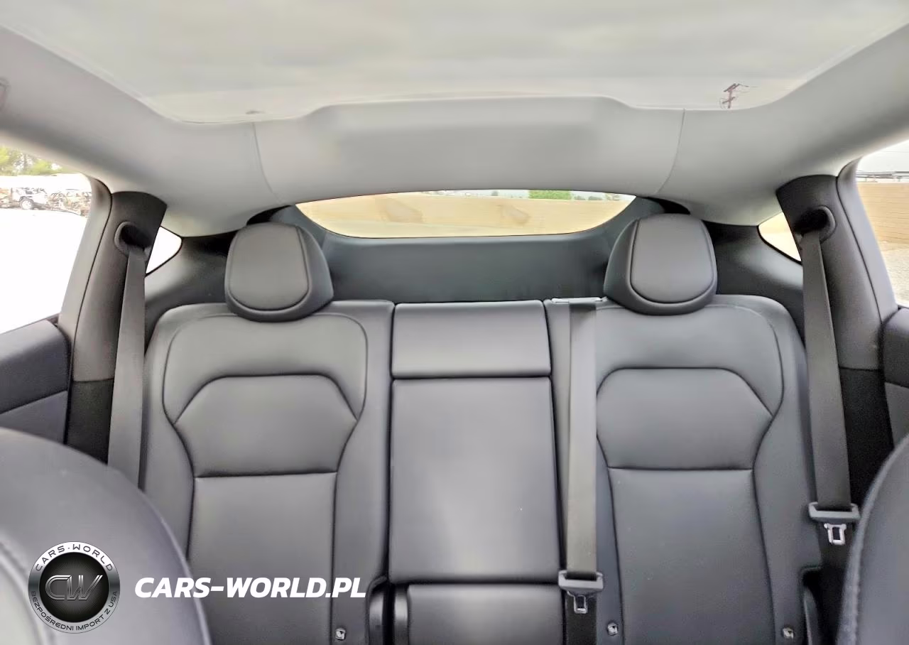 2026 Tesla Model Y VIN:7SAYGDED0TF411540 - 10
