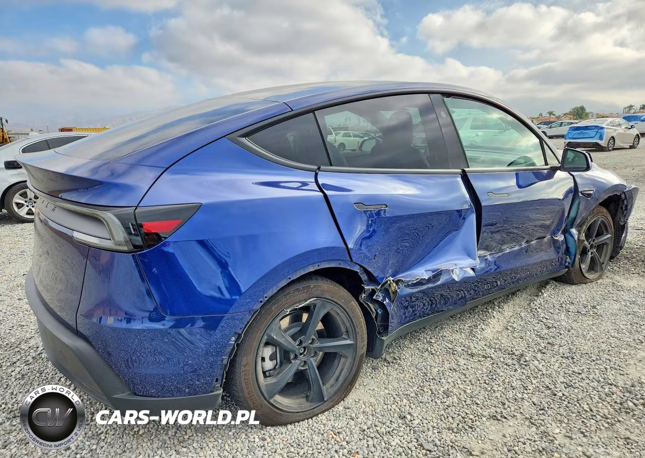 2026 Tesla Model Y VIN:7SAYGDED0TF411540 - 3
