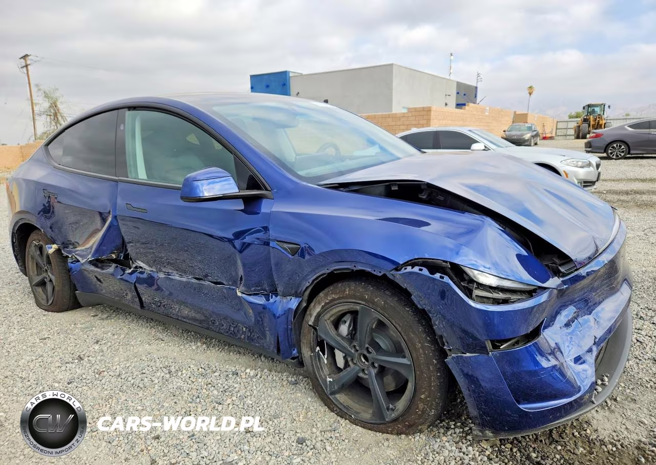 2026 Tesla Model Y VIN:7SAYGDED0TF411540 - 4