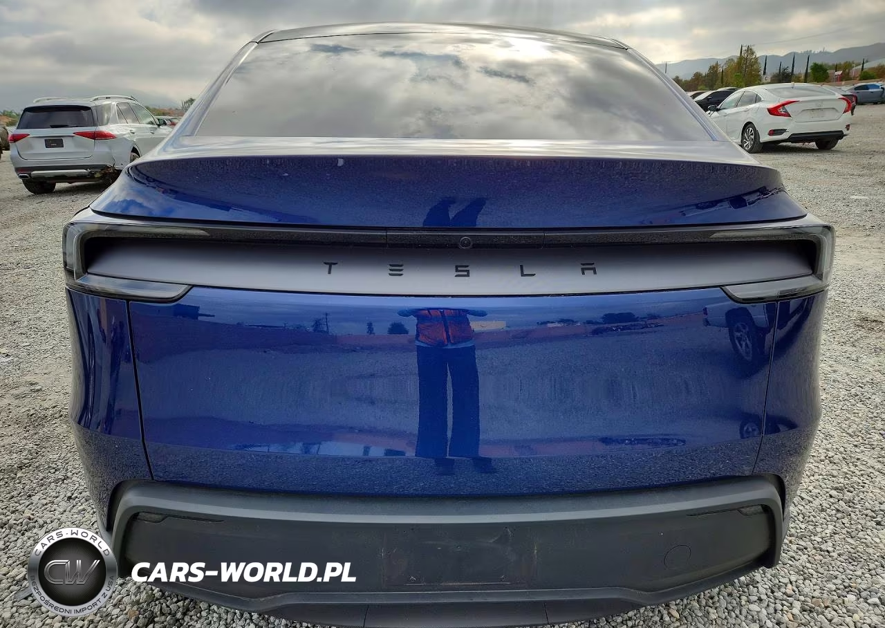 2026 Tesla Model Y VIN:7SAYGDED0TF411540 - 6