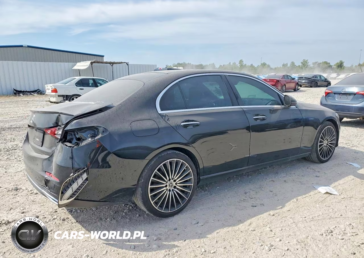 2026 Mercedes-Benz C 300 VIN:W1KAF4GB1TR306714 - 3