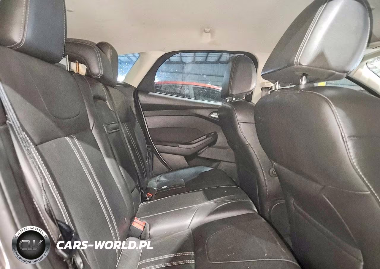 2012 Ford Focus Titanium VIN:1FAHP3N27CL444561 - 10