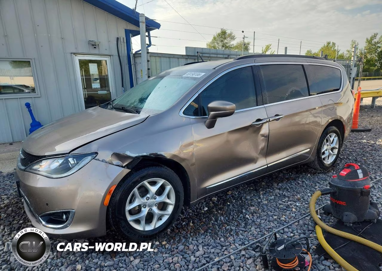 2017 Chrysler Pacifica Touring L