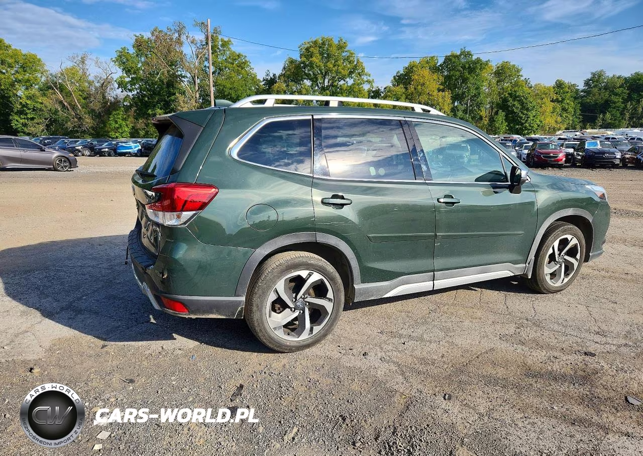 2023 Subaru Forester Touring VIN:JF2SKARC8PH478122 - 3