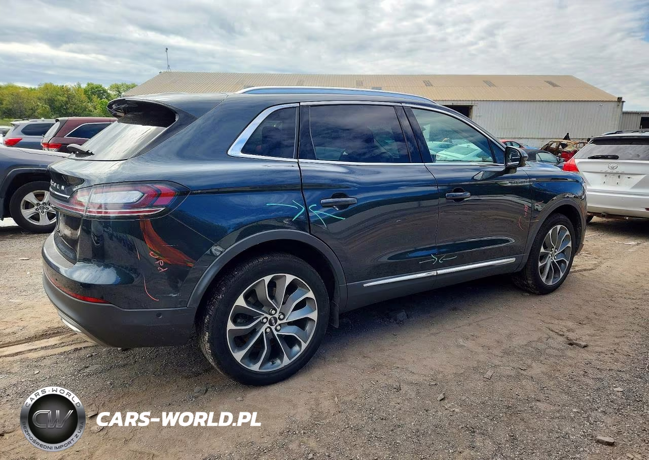 2022 Lincoln Nautilus Reserve VIN:2LMPJ8K90NBL00052 - 3