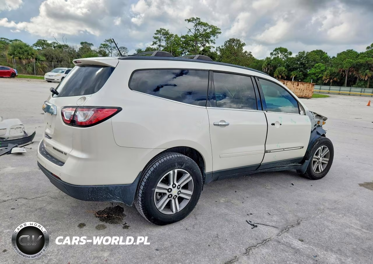 2015 Chevrolet Traverse Lt VIN:1GNKRHKD5FJ112378 - 3