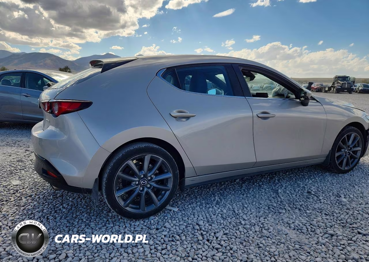 2022 Mazda 3 Preferred VIN:JM1BPALL8N1513207 - 3
