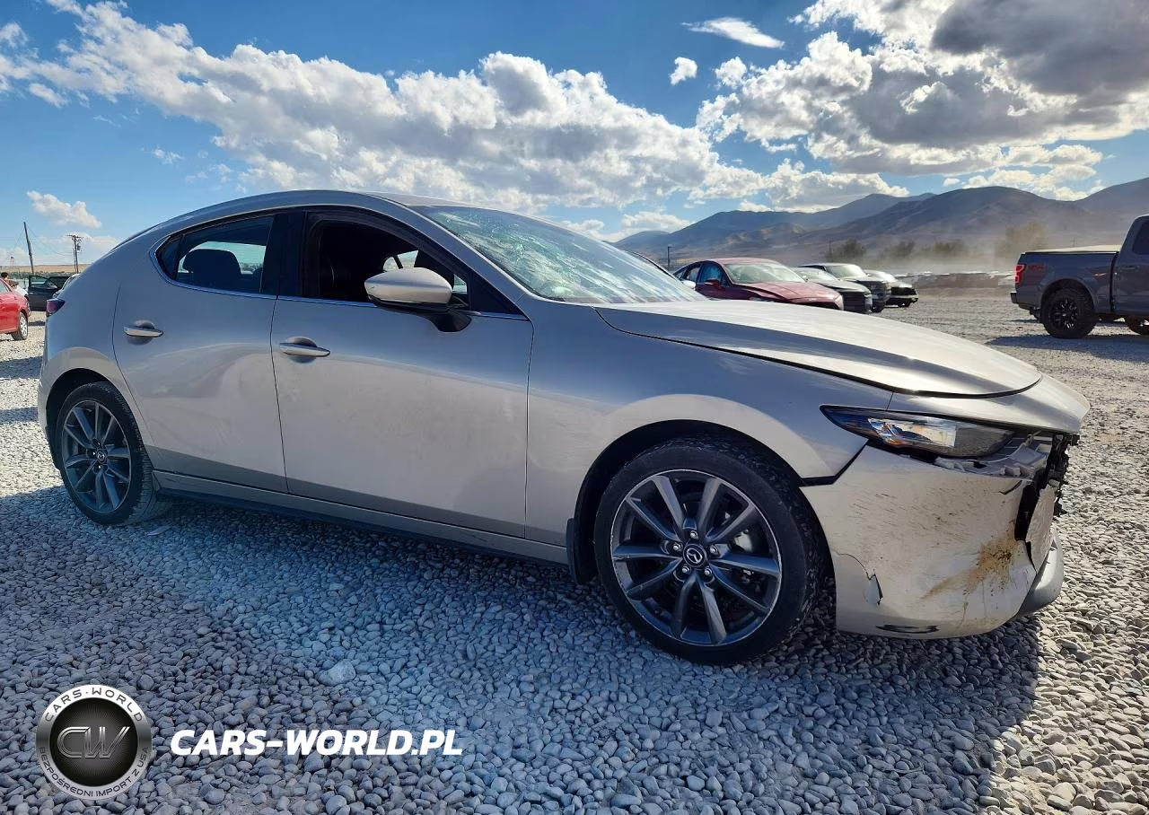 2022 Mazda 3 Preferred VIN:JM1BPALL8N1513207 - 4