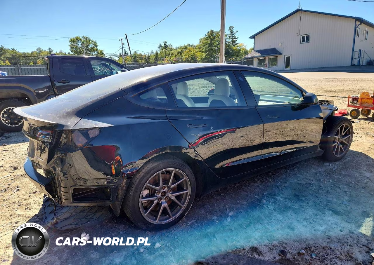 2018 Tesla Model 3 VIN:5YJ3E1EB4JF184313 - 3