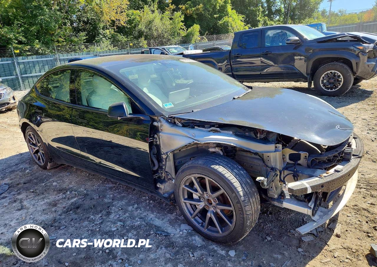 2018 Tesla Model 3 VIN:5YJ3E1EB4JF184313 - 4