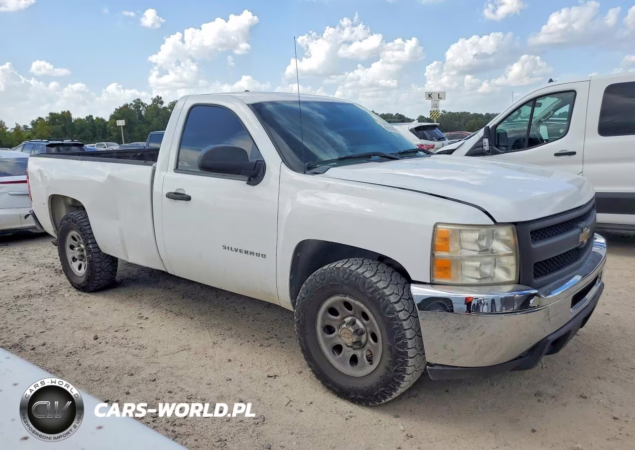 2011 Chevrolet Silverado C1500 VIN:1GCNCPEXXBZ343974 - 4
