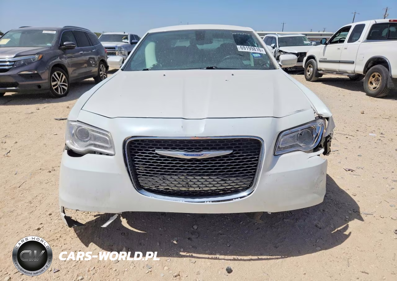2015 Chrysler 300 Limited VIN:2C3CCAAG7FH898837 - 5