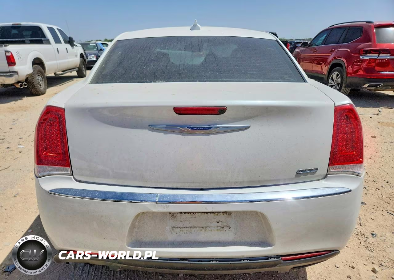 2015 Chrysler 300 Limited VIN:2C3CCAAG7FH898837 - 6