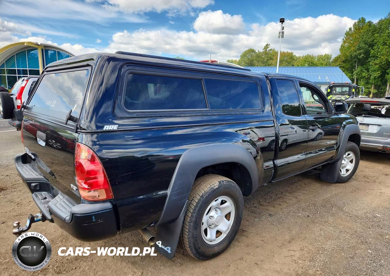 2015 Toyota Tacoma V6 VIN:5TFUU4ENXFX135536 - 3