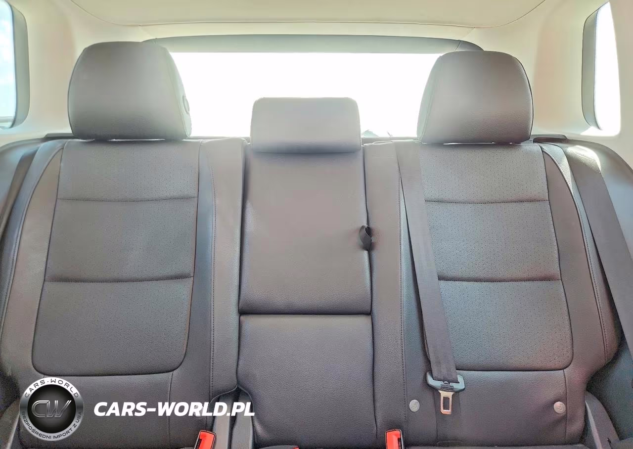 2017 Volkswagen Tiguan Wolfsburg VIN:WVGSV7AXXHK021142 - 10
