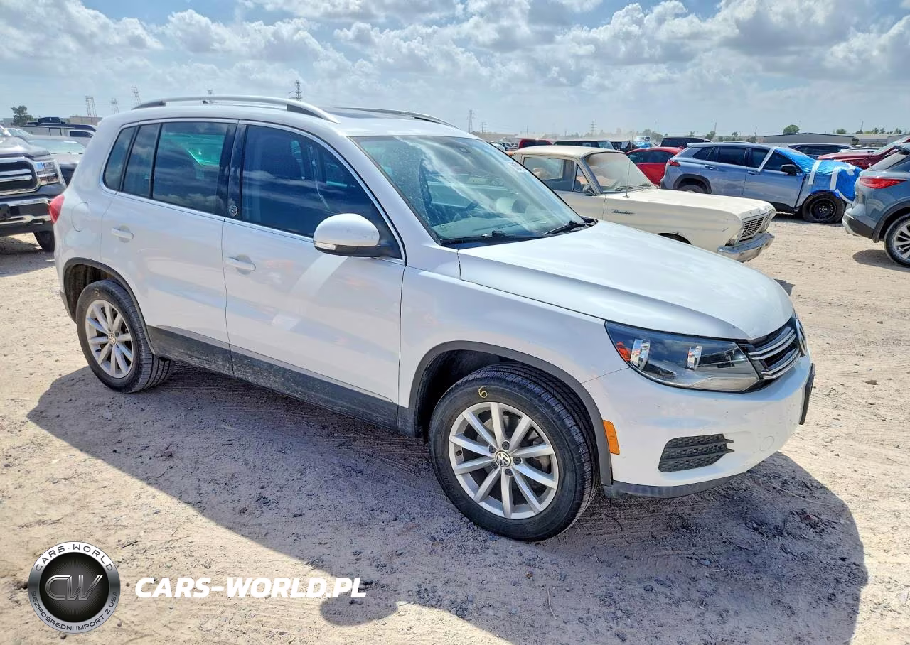 2017 Volkswagen Tiguan Wolfsburg VIN:WVGSV7AXXHK021142 - 4