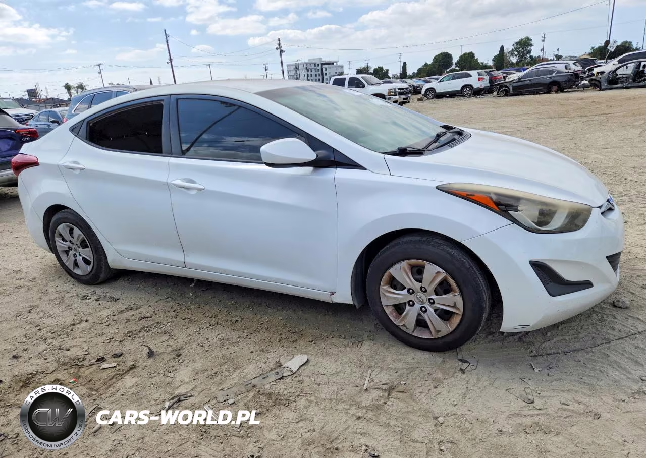 2016 Hyundai Elantra Se VIN:5NPDH4AE4GH695768 - 4