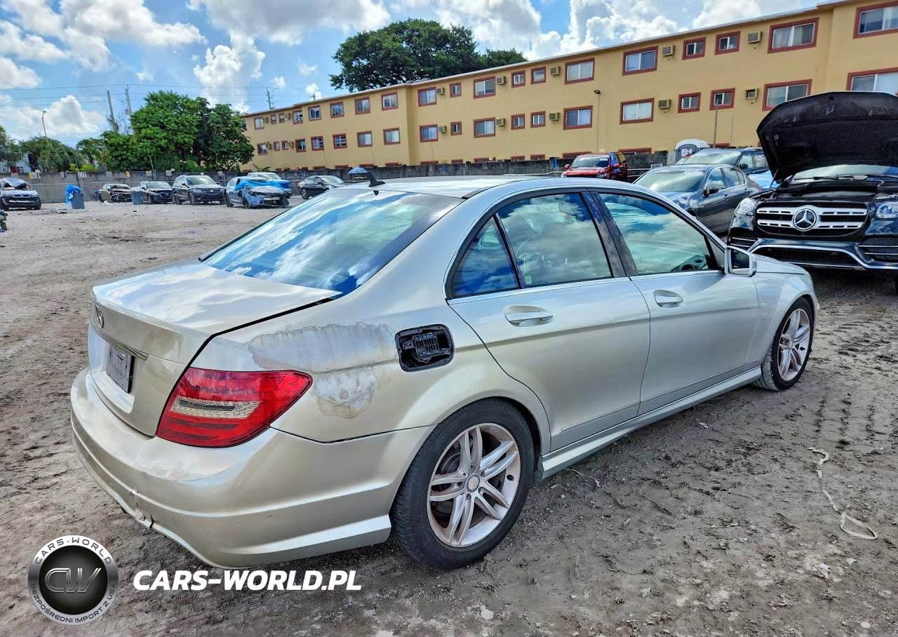 2014 Mercedes-Benz C 250 VIN:WDDGF4HB6EA949926 - 3