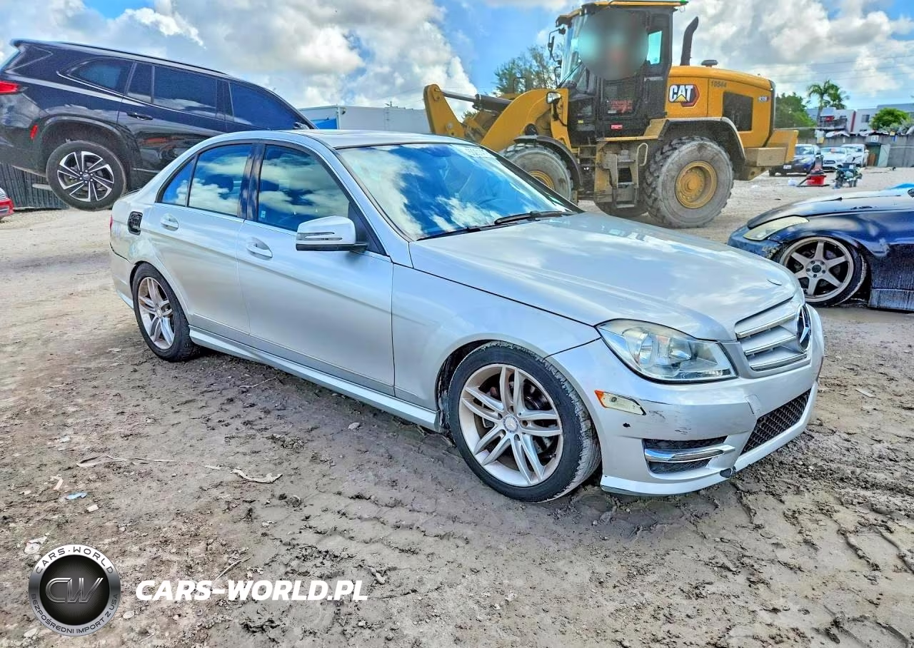 2014 Mercedes-Benz C 250 VIN:WDDGF4HB6EA949926 - 4