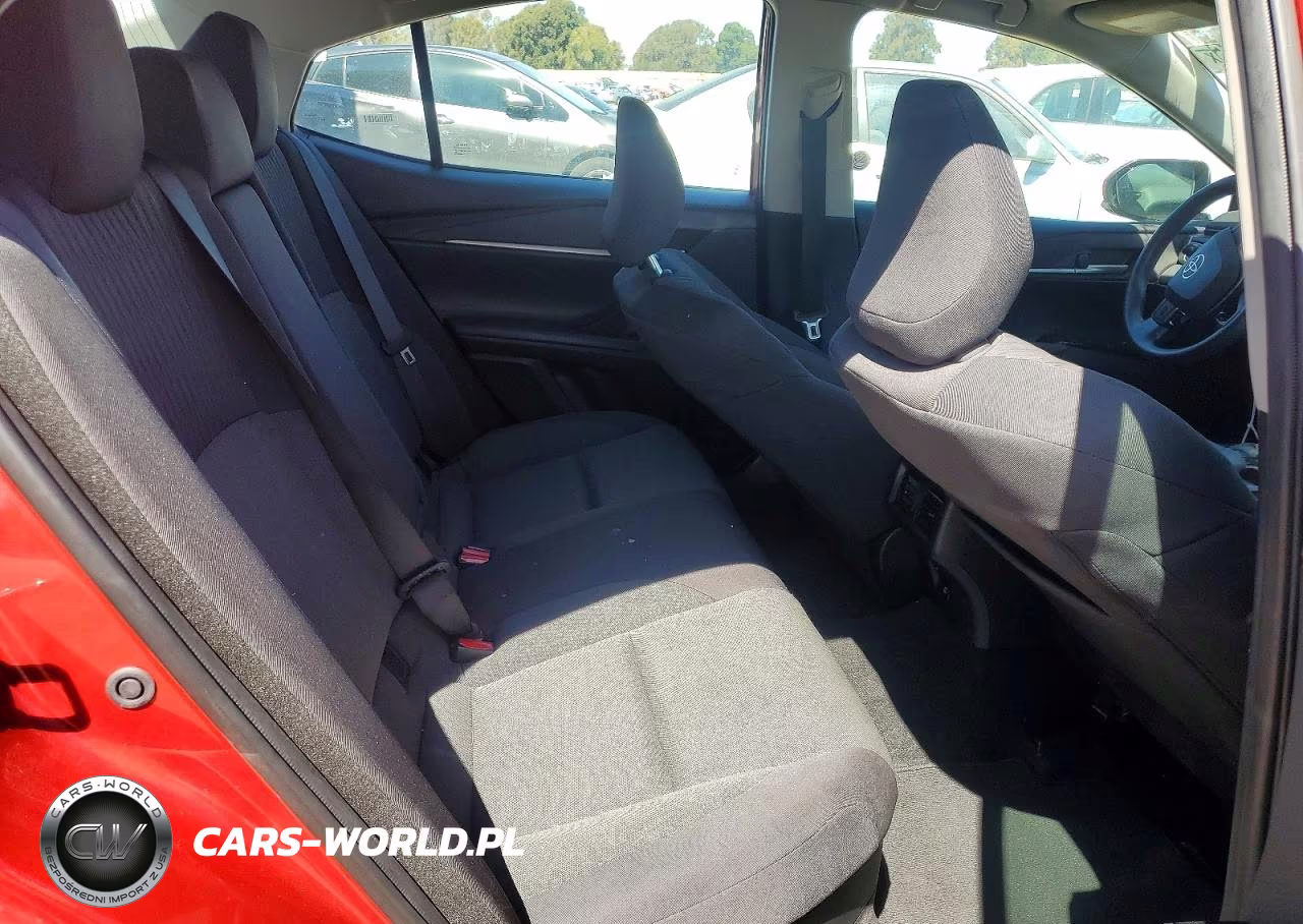 2025 Toyota Camry Le VIN:4T1DAACK4SU116729 - 10