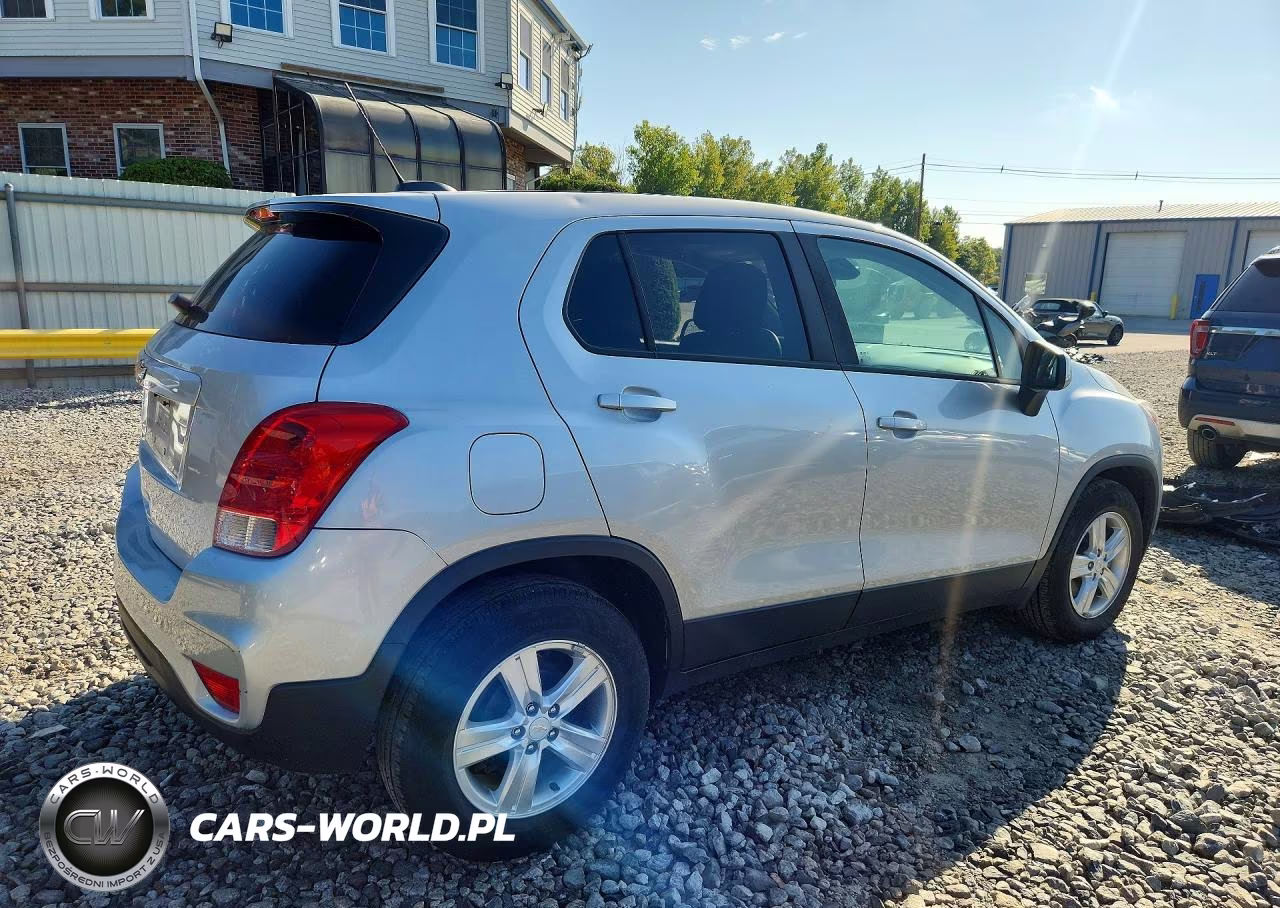 2021 Chevrolet Trax Ls VIN:KL7CJKSB3MB302717 - 3