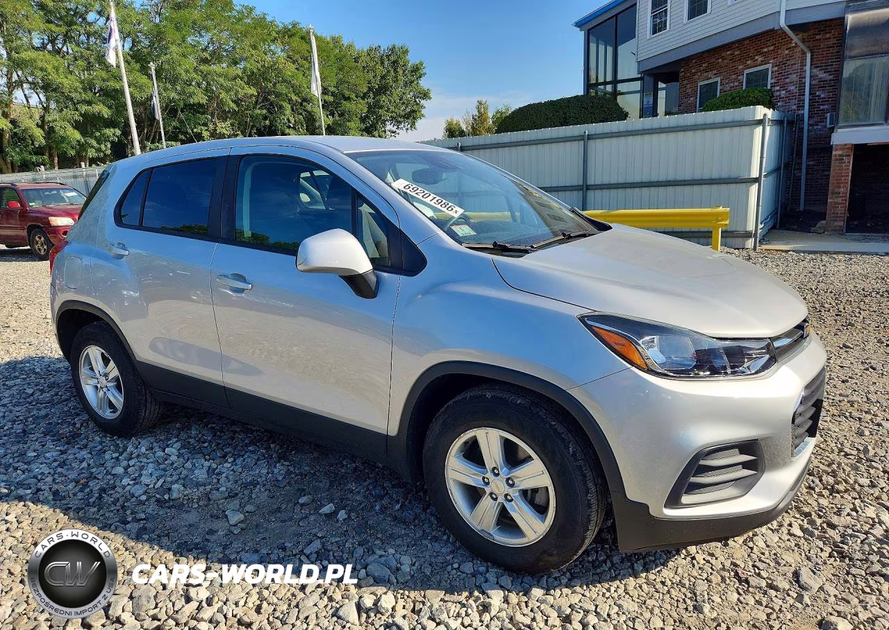2021 Chevrolet Trax Ls VIN:KL7CJKSB3MB302717 - 4