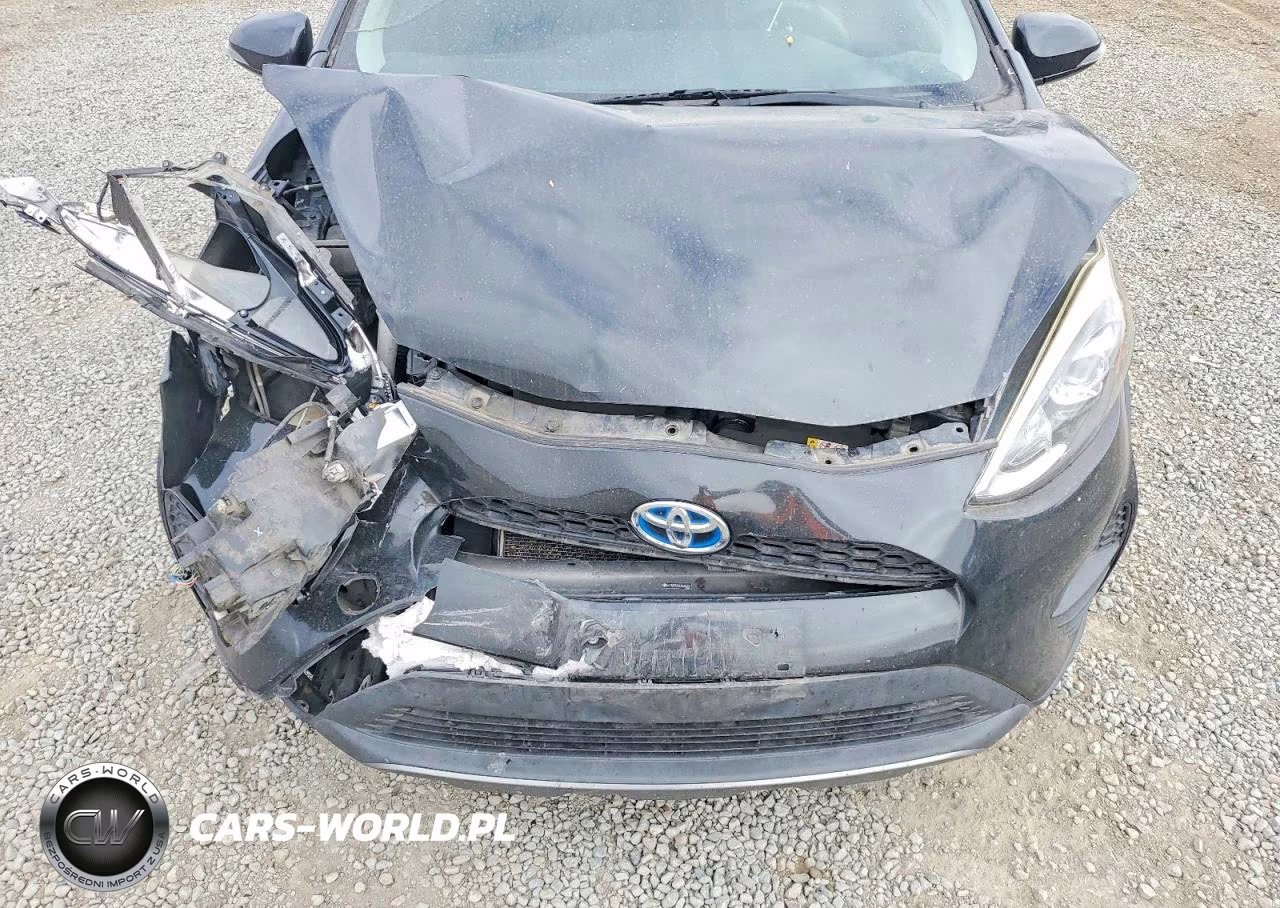 2018 Toyota Prius C Three VIN:JTDKDTB34J1605141 - 11