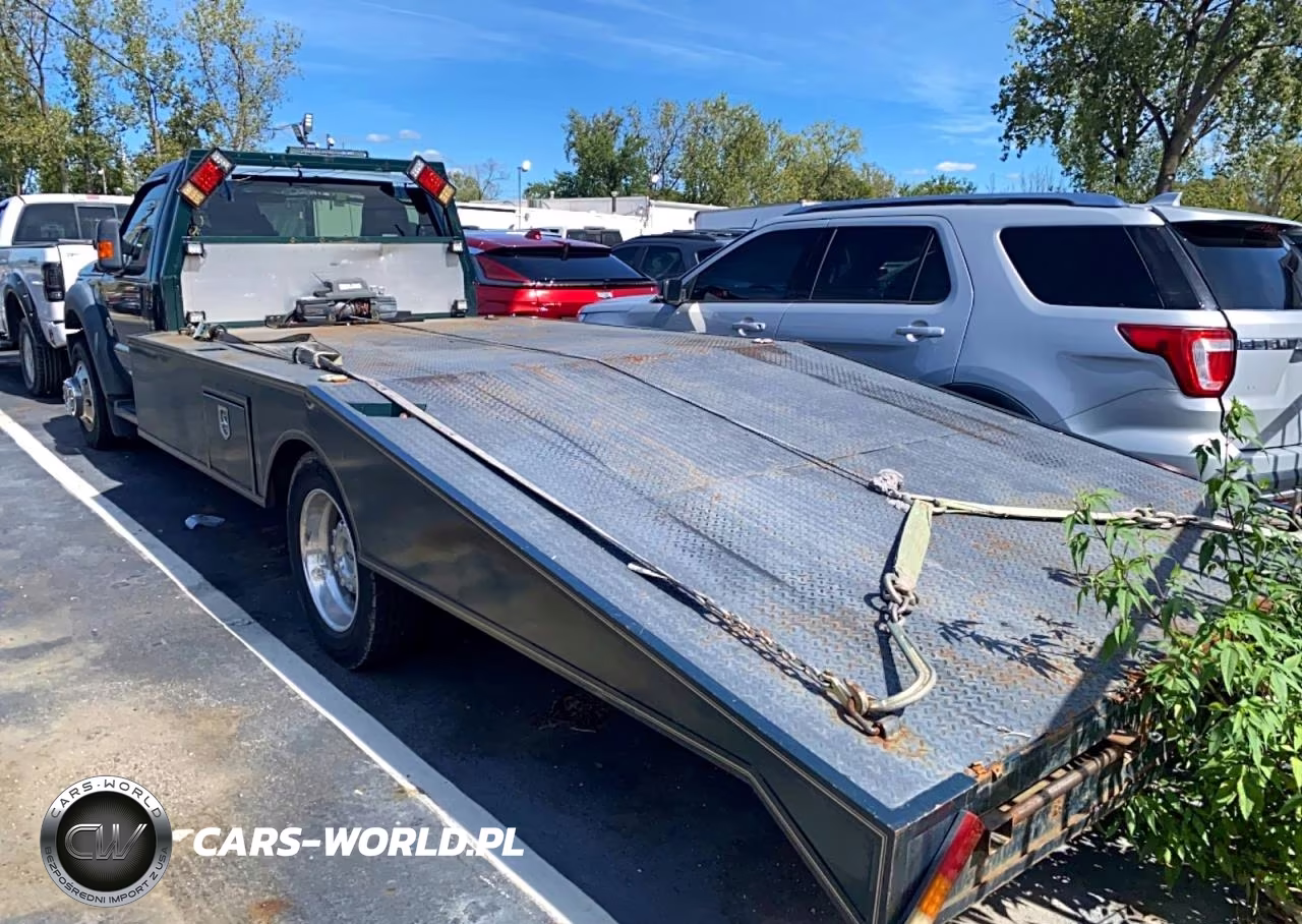 2011 Ford F550 Super Duty VIN:1FDUF5HT0BEB90590 - 3