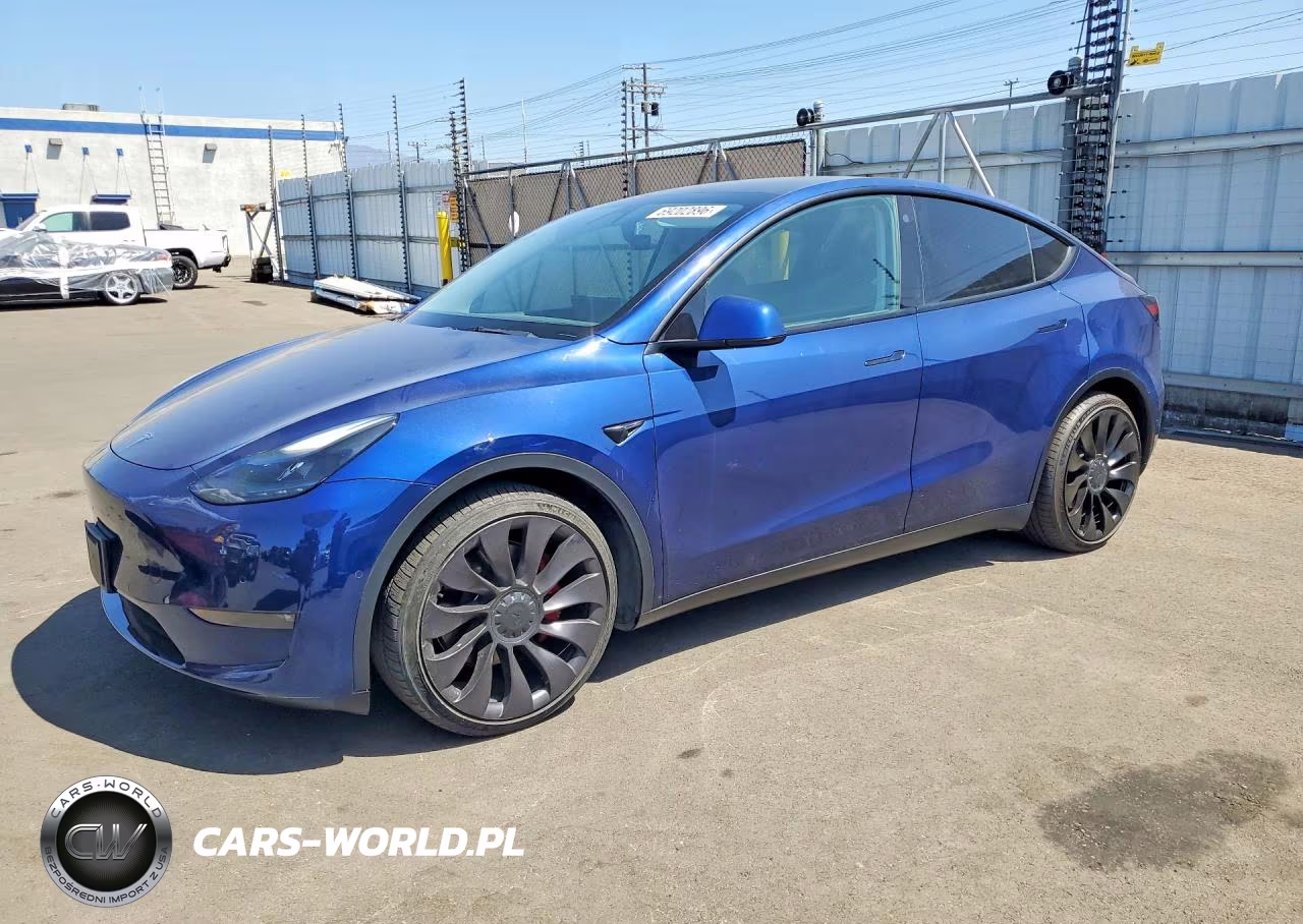 2022 Tesla Model Y Performance Dual Motor All-Wheel Drive – zdjęcie 1 z 12