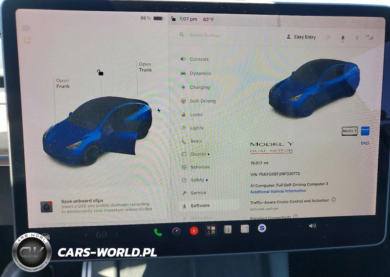 2022 Tesla Model Y Performance Dual Motor All-Wheel Drive VIN:7SAYGDEF2NF330172 - 9