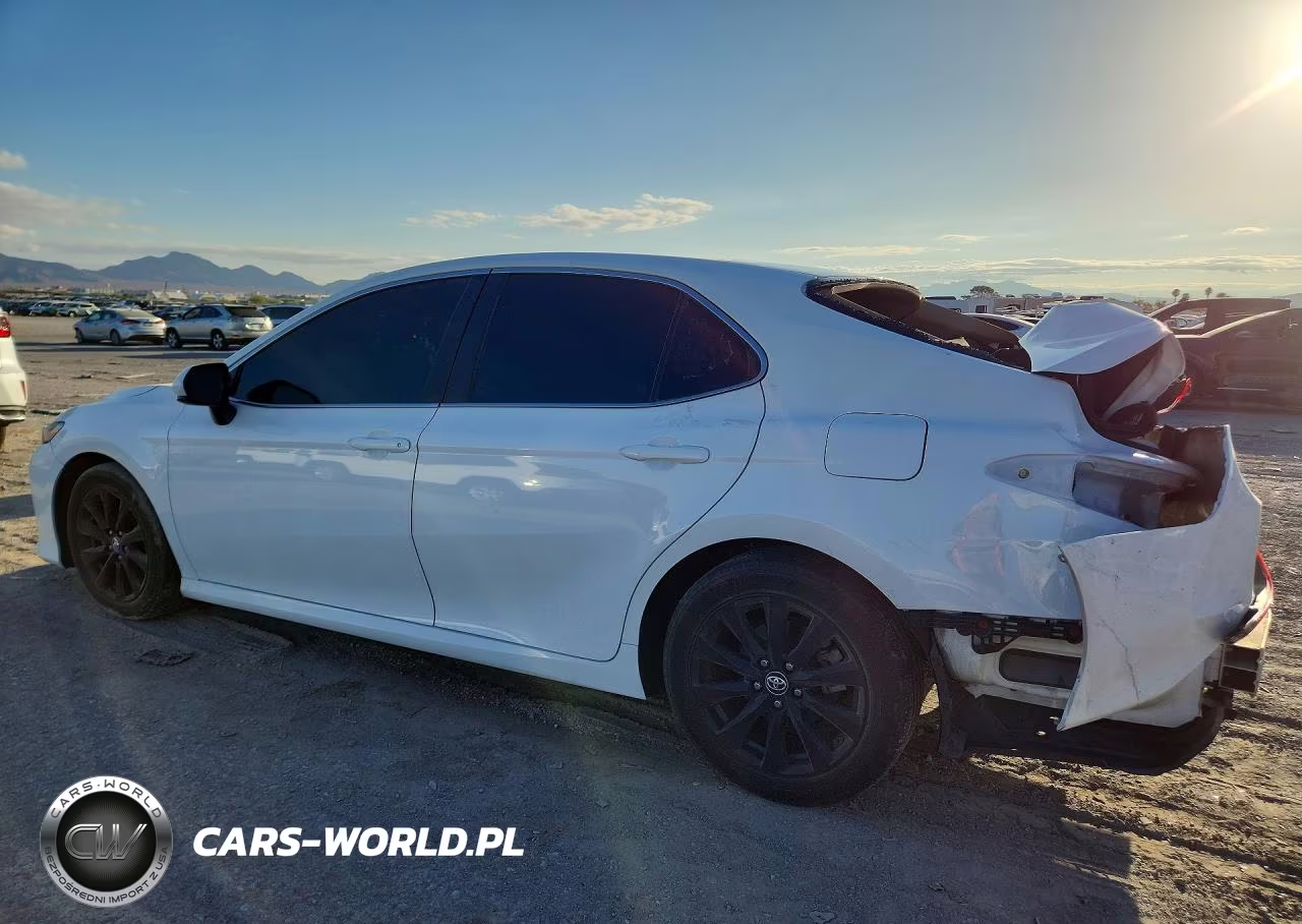 2018 Toyota Camry Le VIN:4T1B11HK4JU063352 - 2