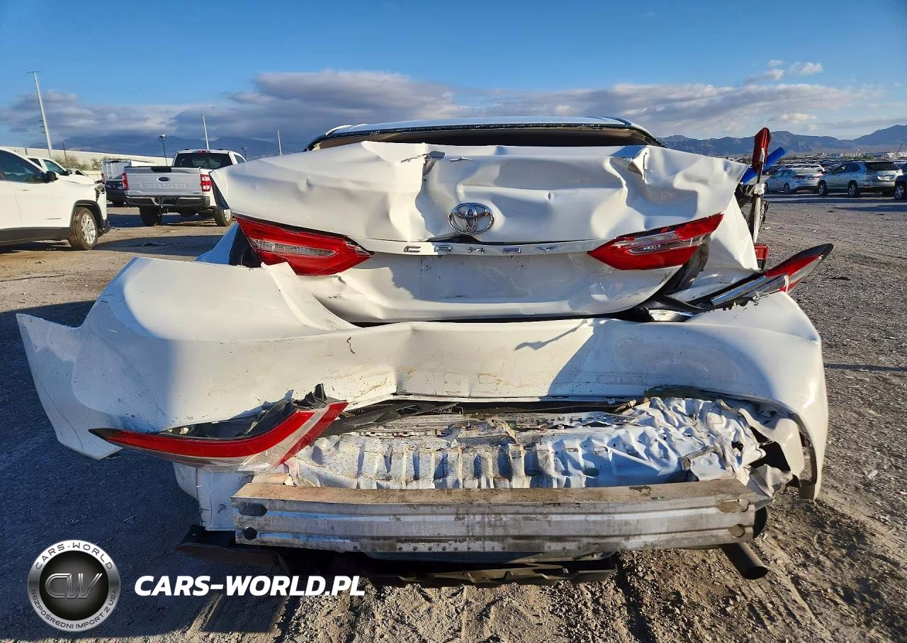 2018 Toyota Camry Le VIN:4T1B11HK4JU063352 - 6
