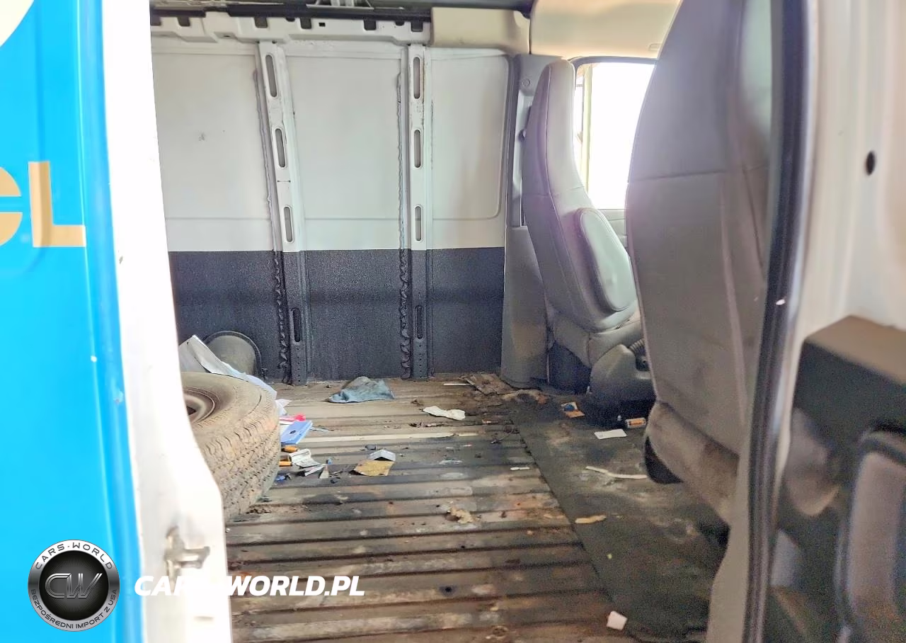 2017 Chevrolet Express G3500 VIN:1GCZGHFGXH1136017 - 11