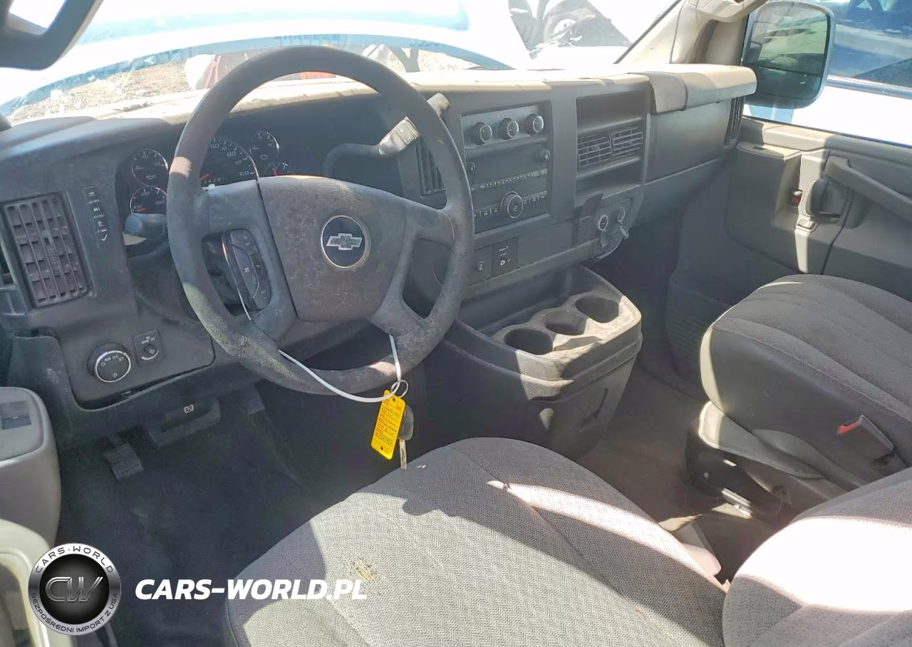 2017 Chevrolet Express G3500 VIN:1GCZGHFGXH1136017 - 8