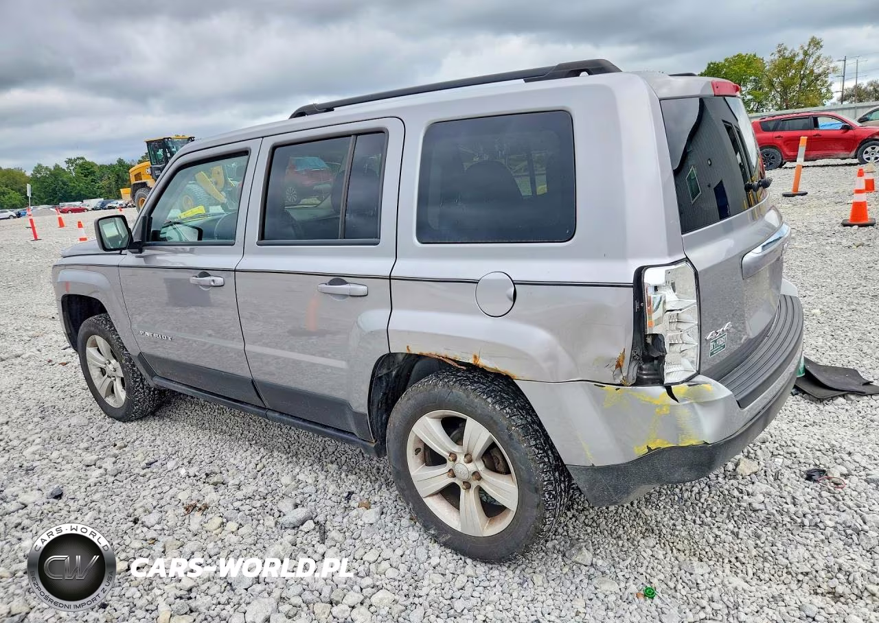 2016 Jeep Patriot Latitude VIN:1C4NJRFB8GD690339 - 2